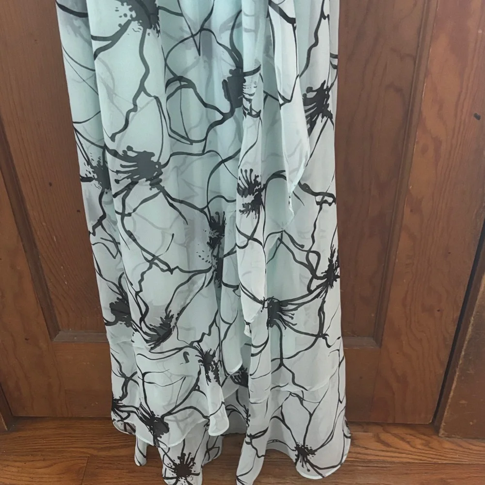 NWT Petite Banana Republic Mint and Black Ruffle Floral Maxi Dress - Picture 4 of 8